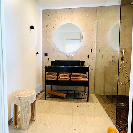 לה לבאנדו Appartement T3 Lumineux Traversant Totalement Neuf En Face De La Plage Front De Mer Vue Sur Les Iles Vue Mer Panoramique Assuree Residence De La Plage Centre Ville Du Lavandou 3Eme Etage Avec Ascenseur Appartement T3 מראה חיצוני תמונה