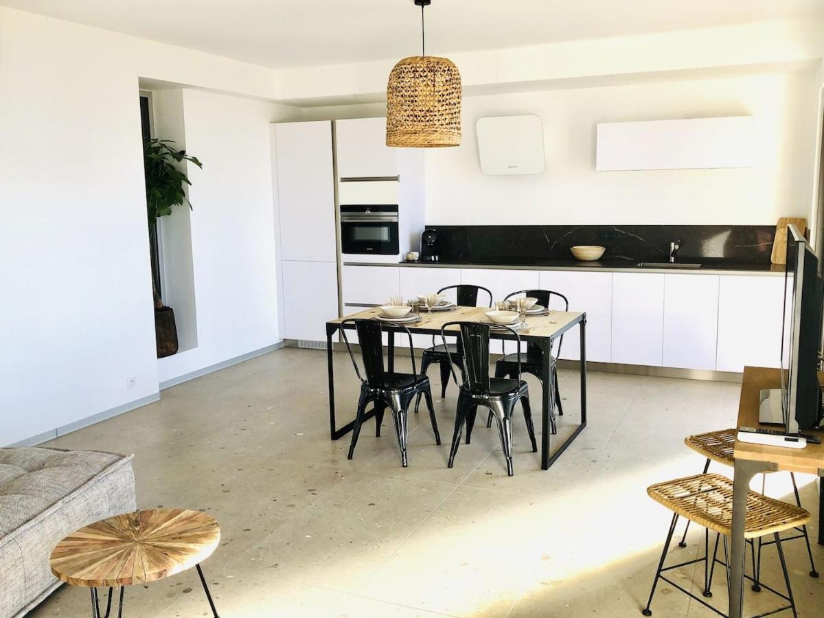 לה לבאנדו Appartement T3 Lumineux Traversant Totalement Neuf En Face De La Plage Front De Mer Vue Sur Les Iles Vue Mer Panoramique Assuree Residence De La Plage Centre Ville Du Lavandou 3Eme Etage Avec Ascenseur Appartement T3 מראה חיצוני תמונה