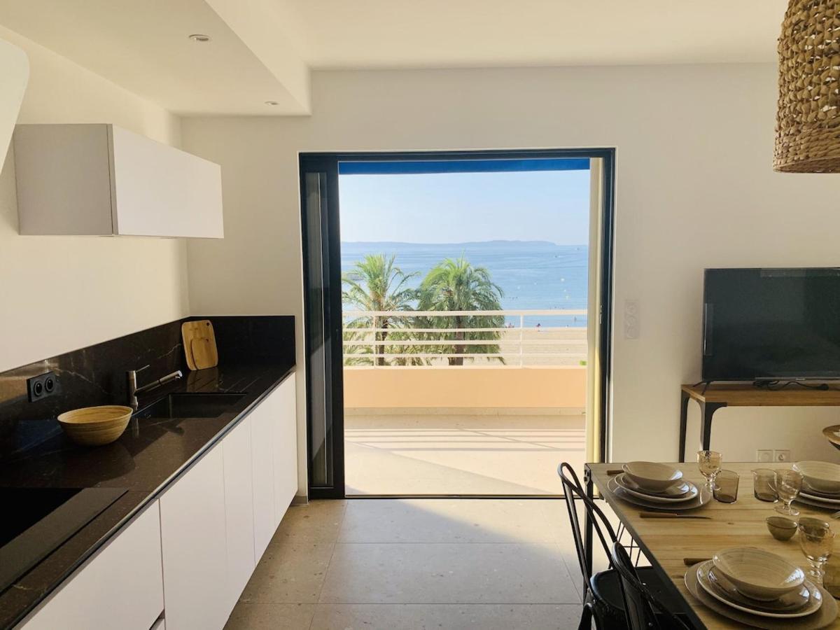 לה לבאנדו Appartement T3 Lumineux Traversant Totalement Neuf En Face De La Plage Front De Mer Vue Sur Les Iles Vue Mer Panoramique Assuree Residence De La Plage Centre Ville Du Lavandou 3Eme Etage Avec Ascenseur Appartement T3 מראה חיצוני תמונה