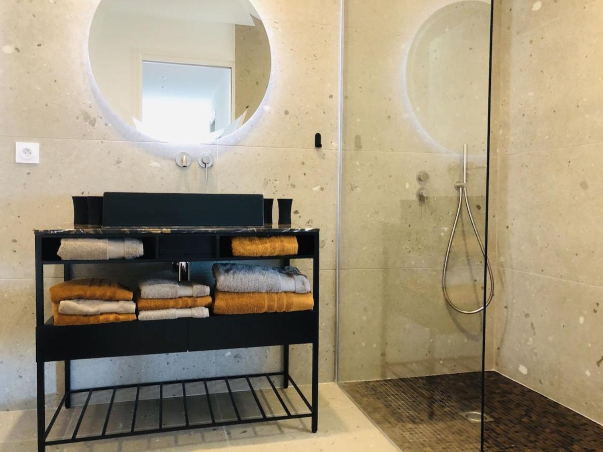 לה לבאנדו Appartement T3 Lumineux Traversant Totalement Neuf En Face De La Plage Front De Mer Vue Sur Les Iles Vue Mer Panoramique Assuree Residence De La Plage Centre Ville Du Lavandou 3Eme Etage Avec Ascenseur Appartement T3 מראה חיצוני תמונה