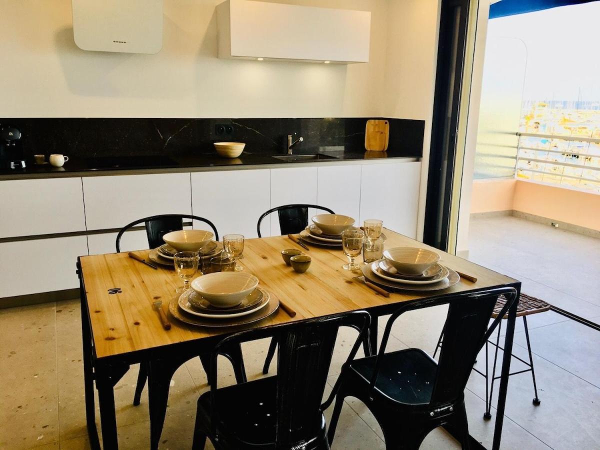 לה לבאנדו Appartement T3 Lumineux Traversant Totalement Neuf En Face De La Plage Front De Mer Vue Sur Les Iles Vue Mer Panoramique Assuree Residence De La Plage Centre Ville Du Lavandou 3Eme Etage Avec Ascenseur Appartement T3 מראה חיצוני תמונה