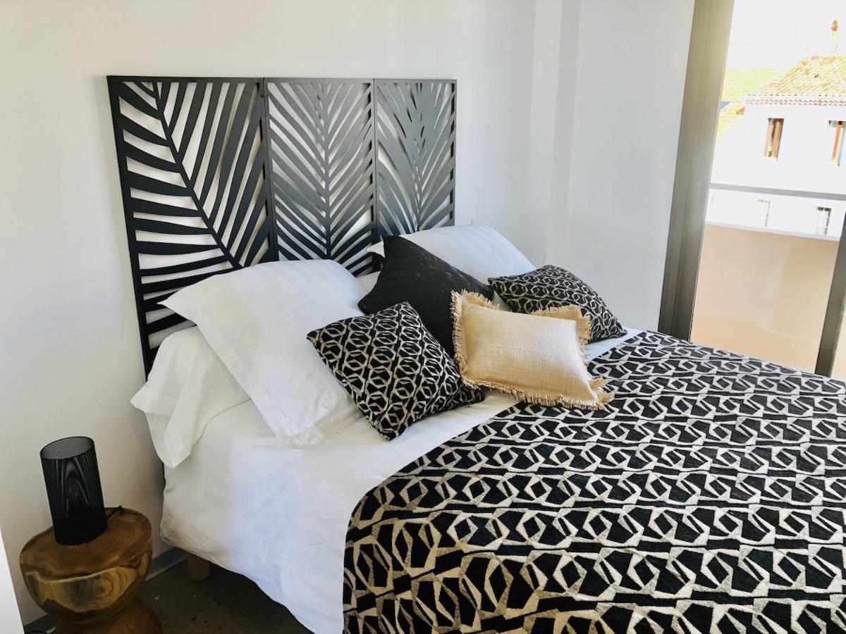 לה לבאנדו Appartement T3 Lumineux Traversant Totalement Neuf En Face De La Plage Front De Mer Vue Sur Les Iles Vue Mer Panoramique Assuree Residence De La Plage Centre Ville Du Lavandou 3Eme Etage Avec Ascenseur Appartement T3 מראה חיצוני תמונה
