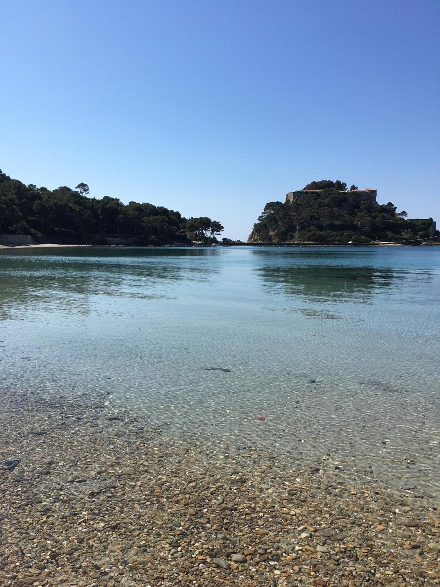 לה לבאנדו Appartement T3 Lumineux Traversant Totalement Neuf En Face De La Plage Front De Mer Vue Sur Les Iles Vue Mer Panoramique Assuree Residence De La Plage Centre Ville Du Lavandou 3Eme Etage Avec Ascenseur Appartement T3 מראה חיצוני תמונה